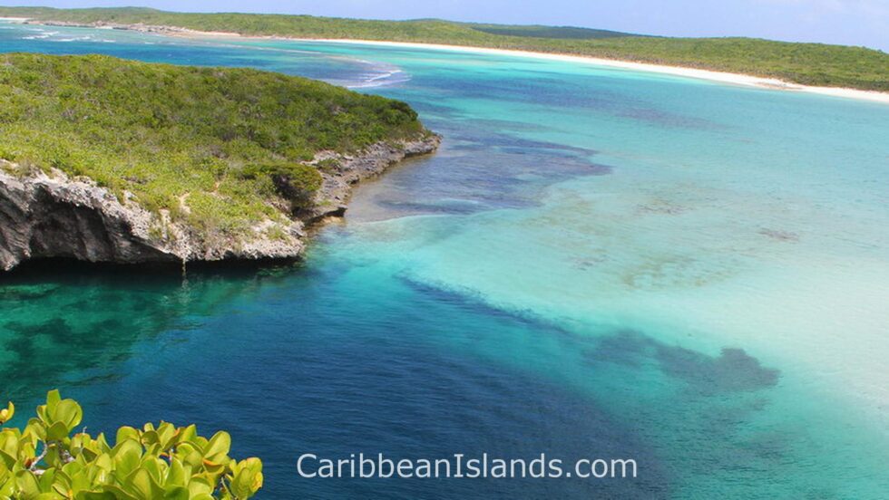 Island island 2010. Лонг Айленд Багамские острова. Острова Берри Багамские острова. Багамы Аклинс. Острова Лонг Бич.